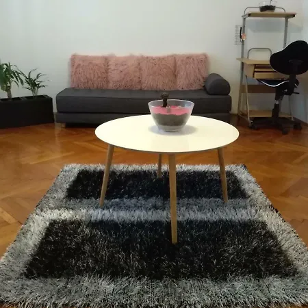 Giardino Διαμέρισμα *