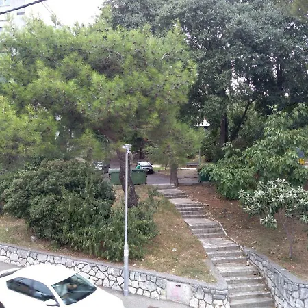 Giardino Apartment